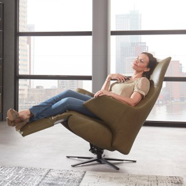 Twice relaxstoelen