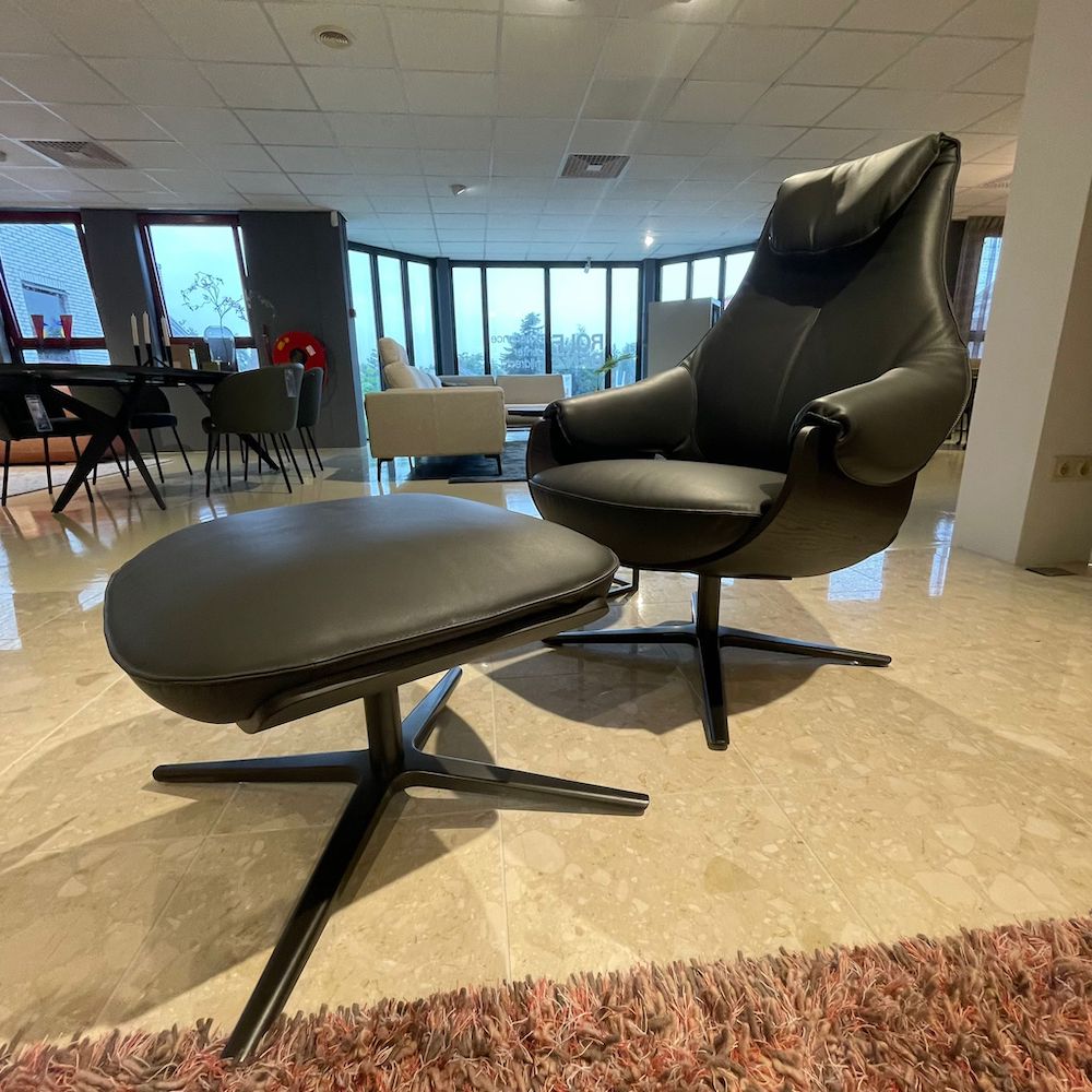 Leolux Cream Fauteuil met hocker