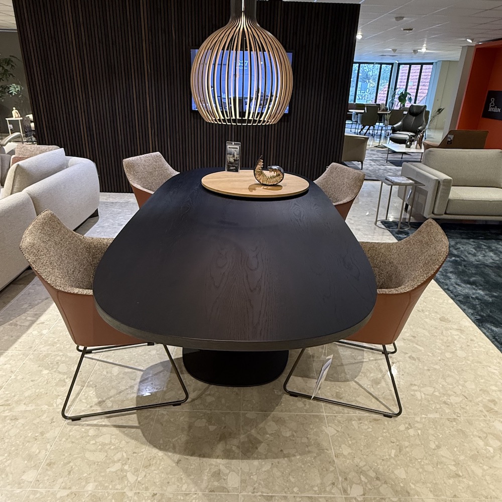 Leolux Mara Eetkamerstoelen Bruin